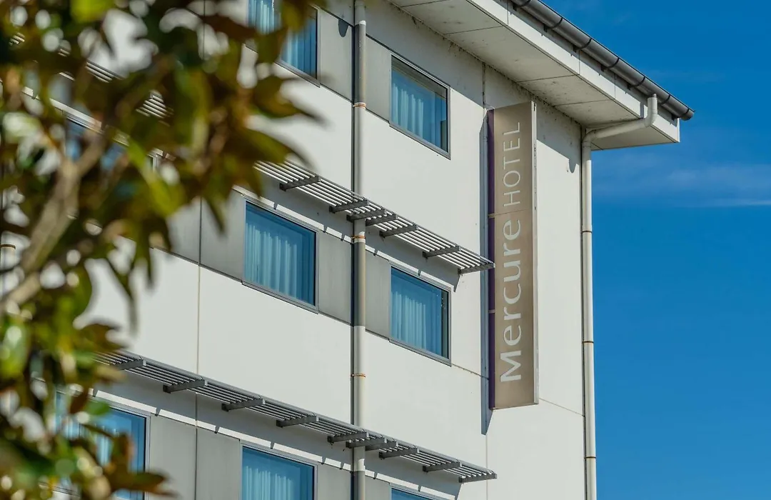 Mercure Newcastle Airport-1