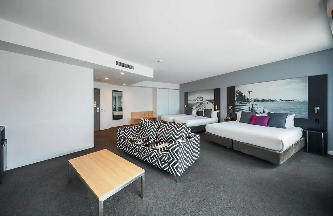 Mercure Newcastle Airport-1