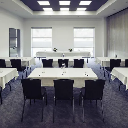 Mercure Newcastle Airport-2